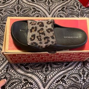 Leopard slides w/ rhinestone